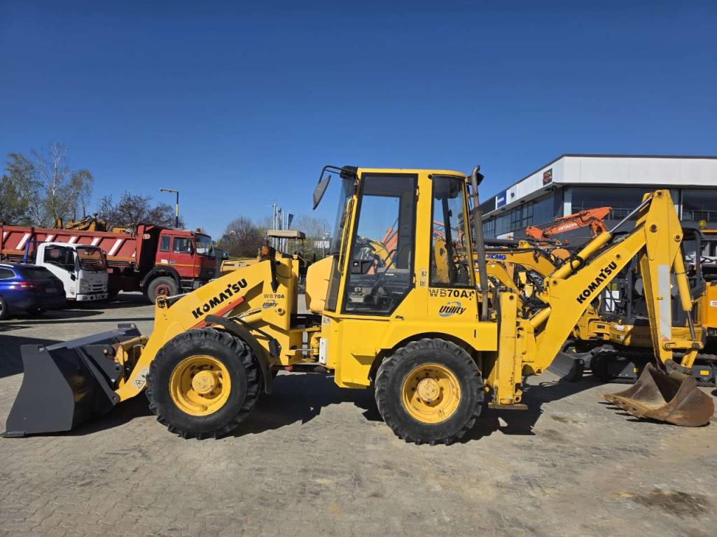 Komatsu WB 70 A Foto 1