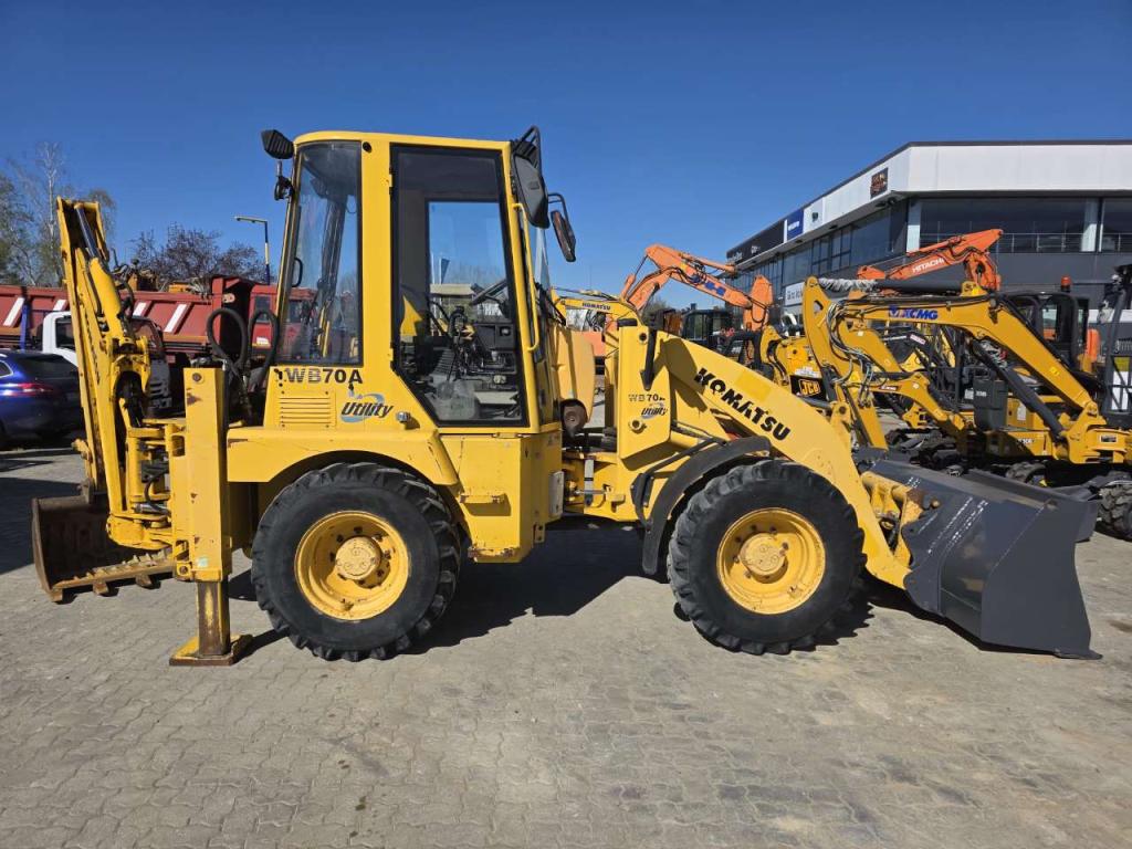 Komatsu WB 70 A Foto 2