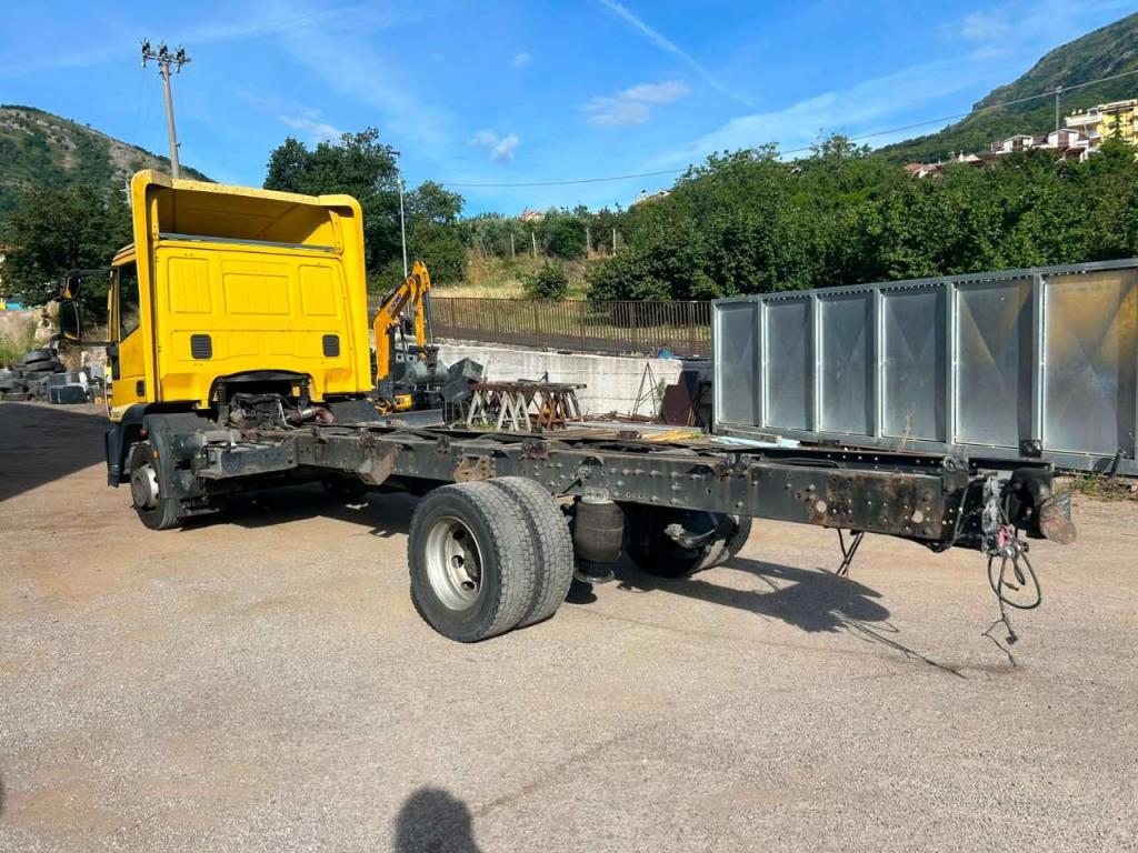 Iveco EUROCARGO CUBE 120E28P Foto 15