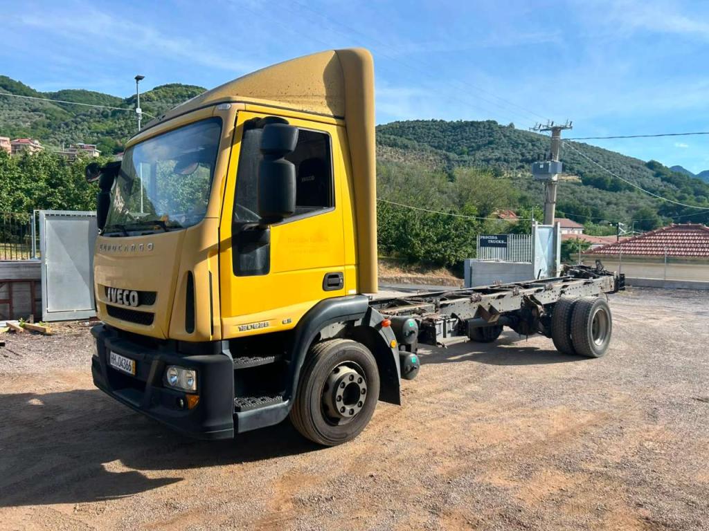 Iveco EUROCARGO CUBE 120E28P Foto 3