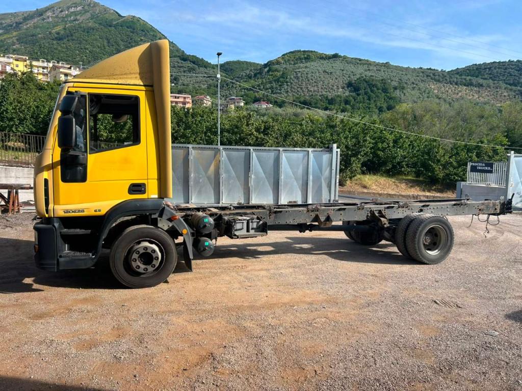 Iveco EUROCARGO CUBE 120E28P Foto 8