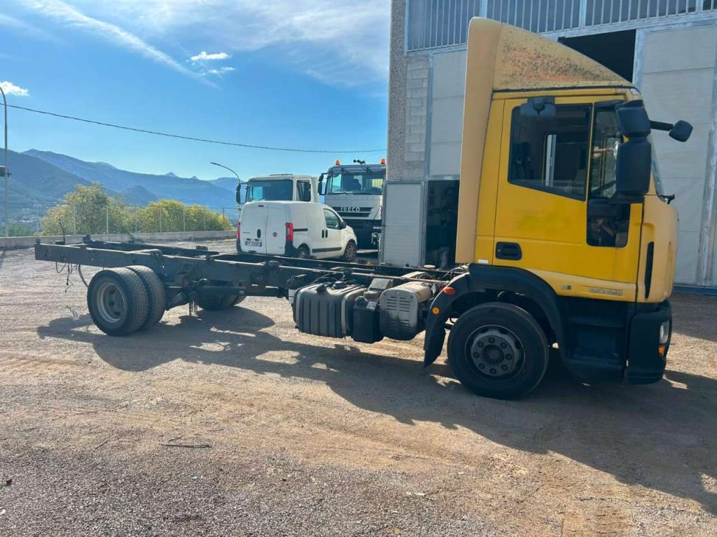 Iveco EUROCARGO CUBE 120E28P Foto 9
