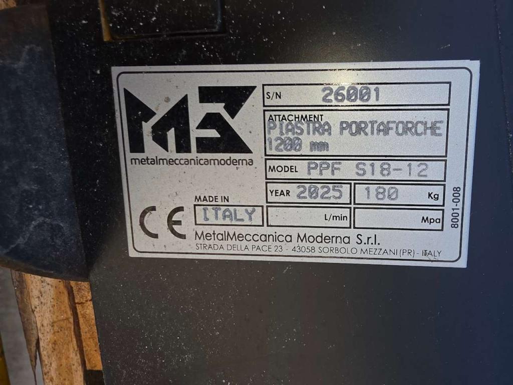 M3 MetalMeccanica Moderna Forche 1800kg Foto 4