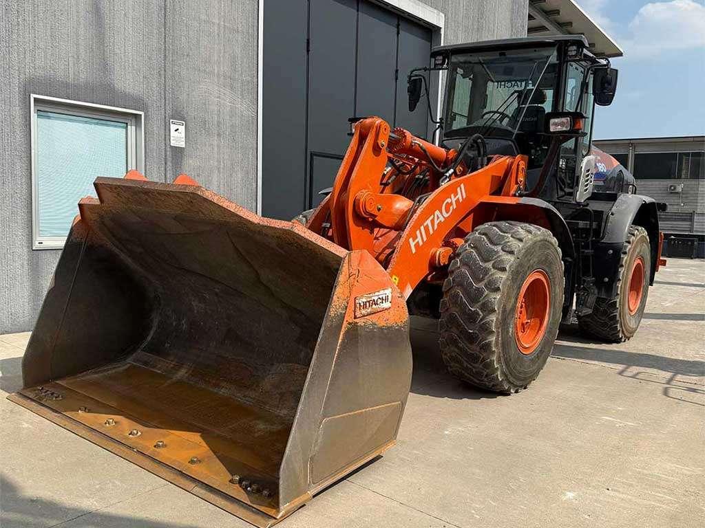Hitachi ZW180-6 Foto 1