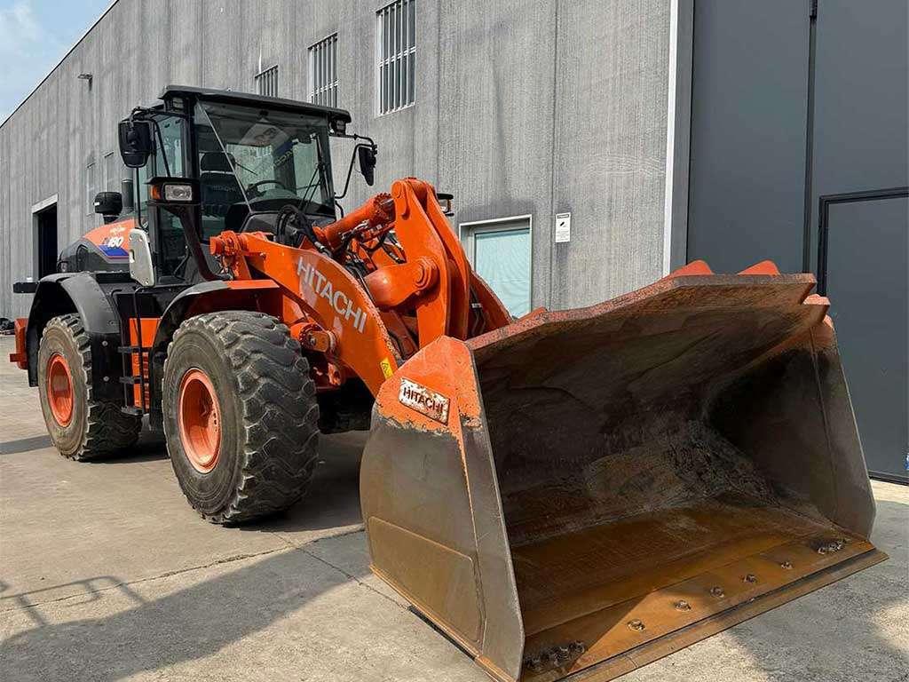 Hitachi ZW180-6 Foto 3