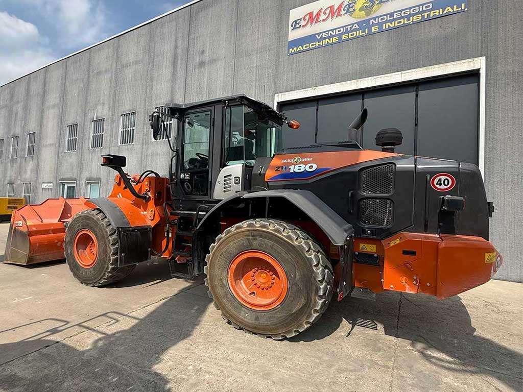 Hitachi ZW180-6 Foto 6
