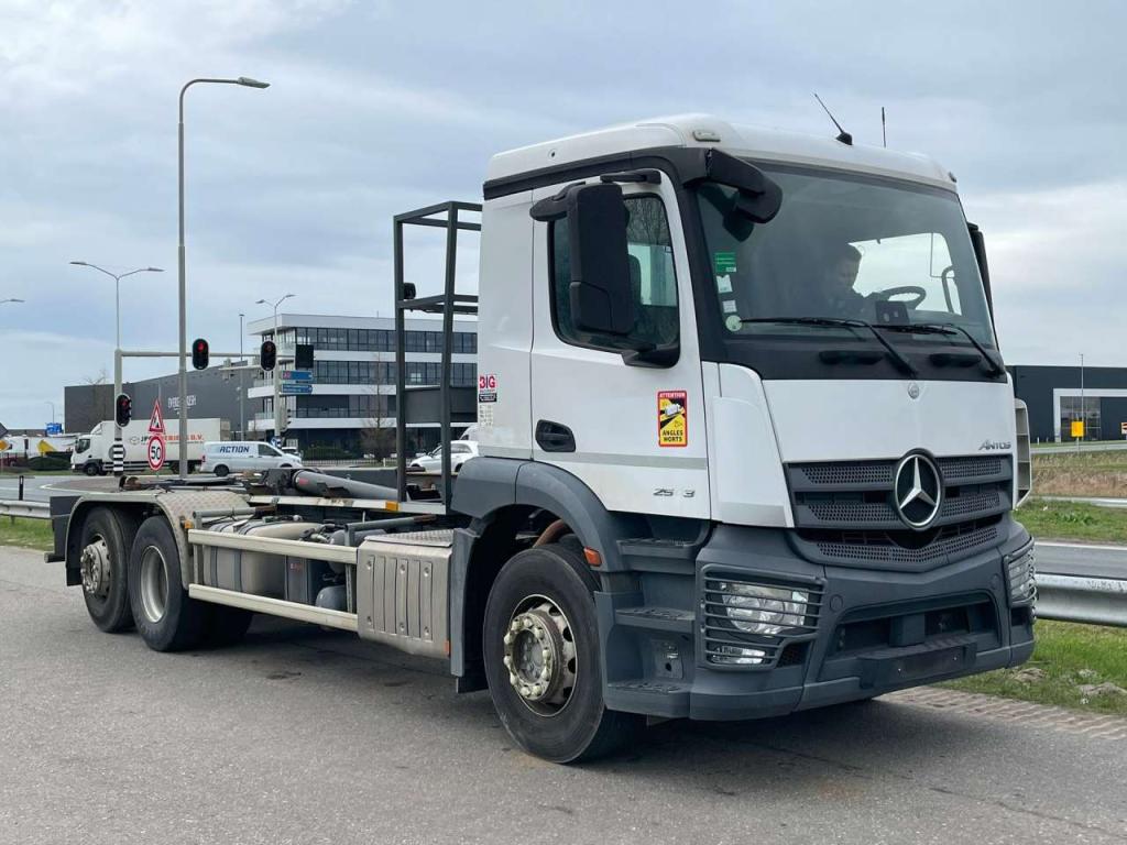 MercedesBenz 2543 Foto 7