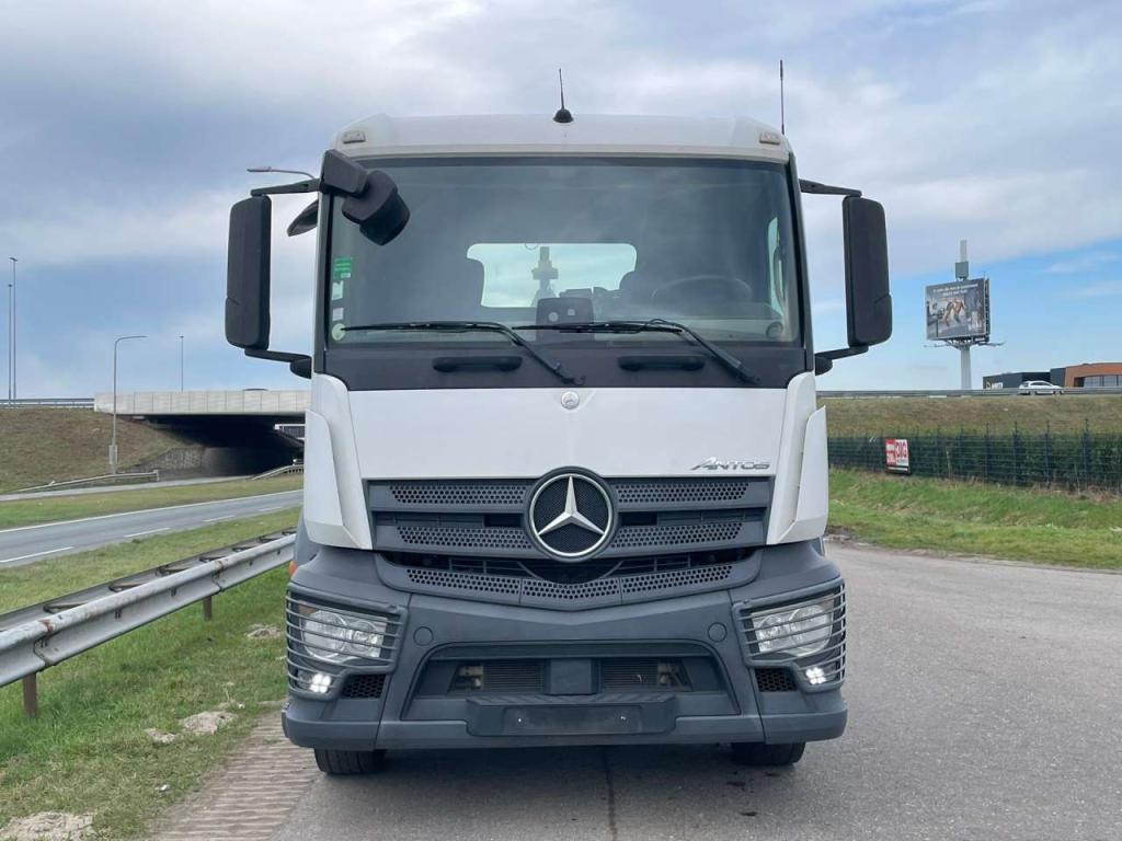 MercedesBenz Antos 2543 6x2 Foto 8
