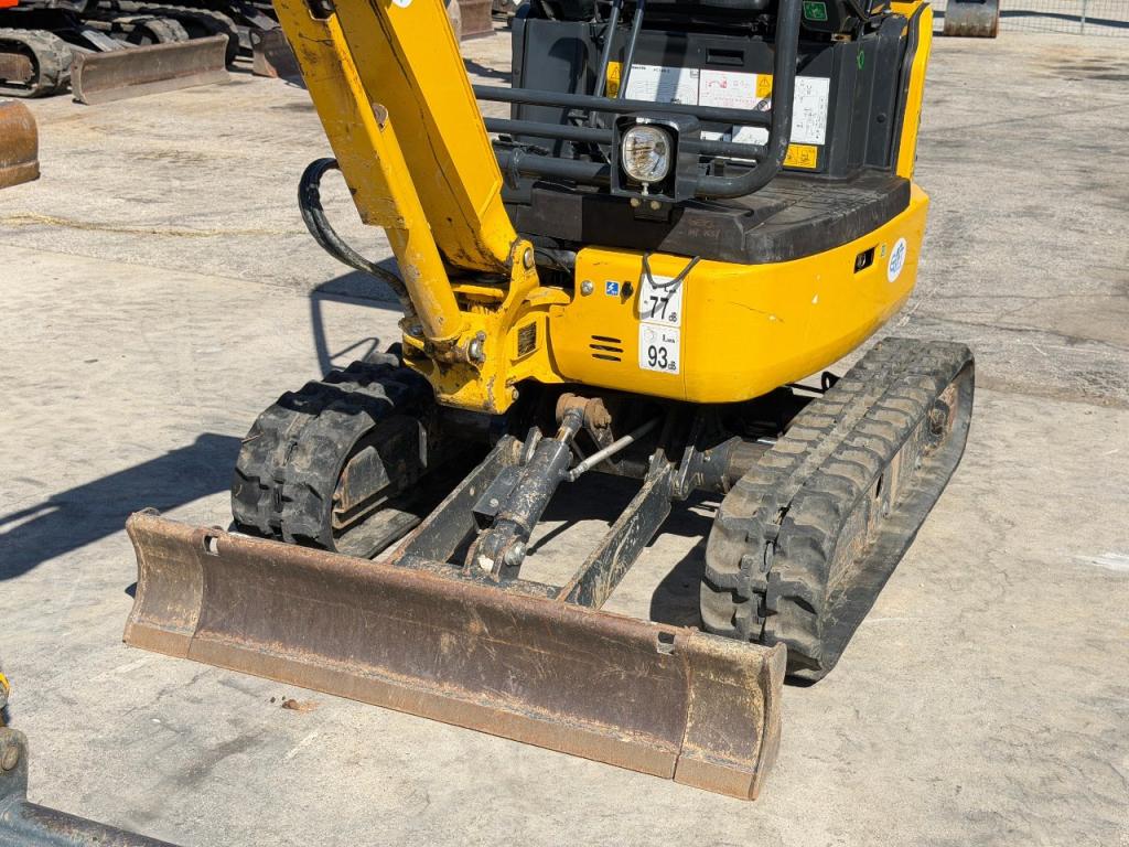 Komatsu PC16R-3HS Foto 5