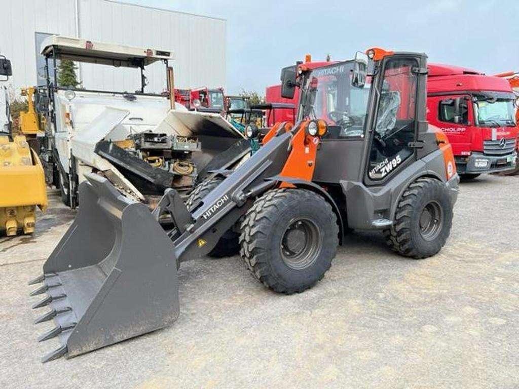Hitachi ZW95-6C Foto 1