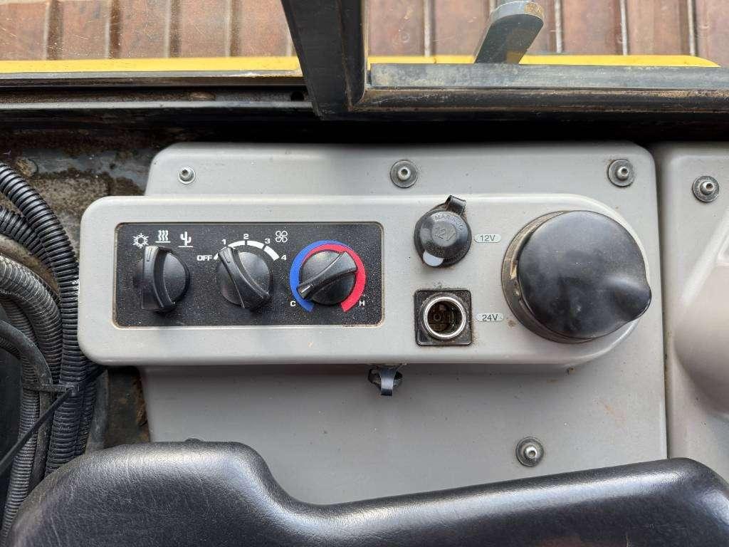Komatsu D61PX-24 - 6-Way Blade / Ripper Valve / Camera Foto 13