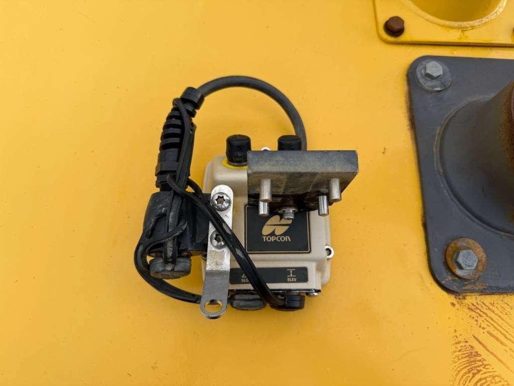 Komatsu D61PX-24 - 6-Way Blade / Ripper Valve / Camera Foto 24