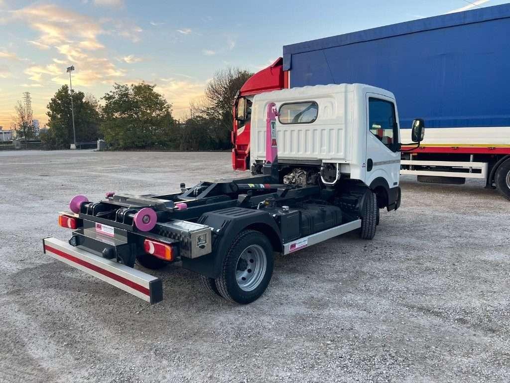 Nissan NT400 SCARRABILE PATENTE B Foto 11