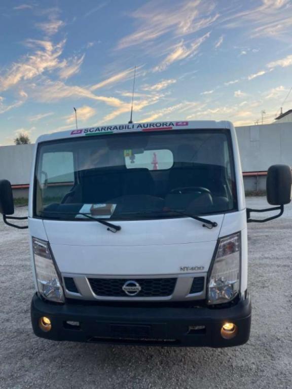 Nissan NT400 SCARRABILE PATENTE B Foto 6