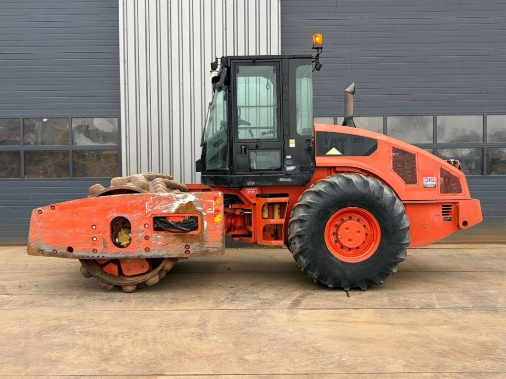 Caterpillar CP74 Foto 1