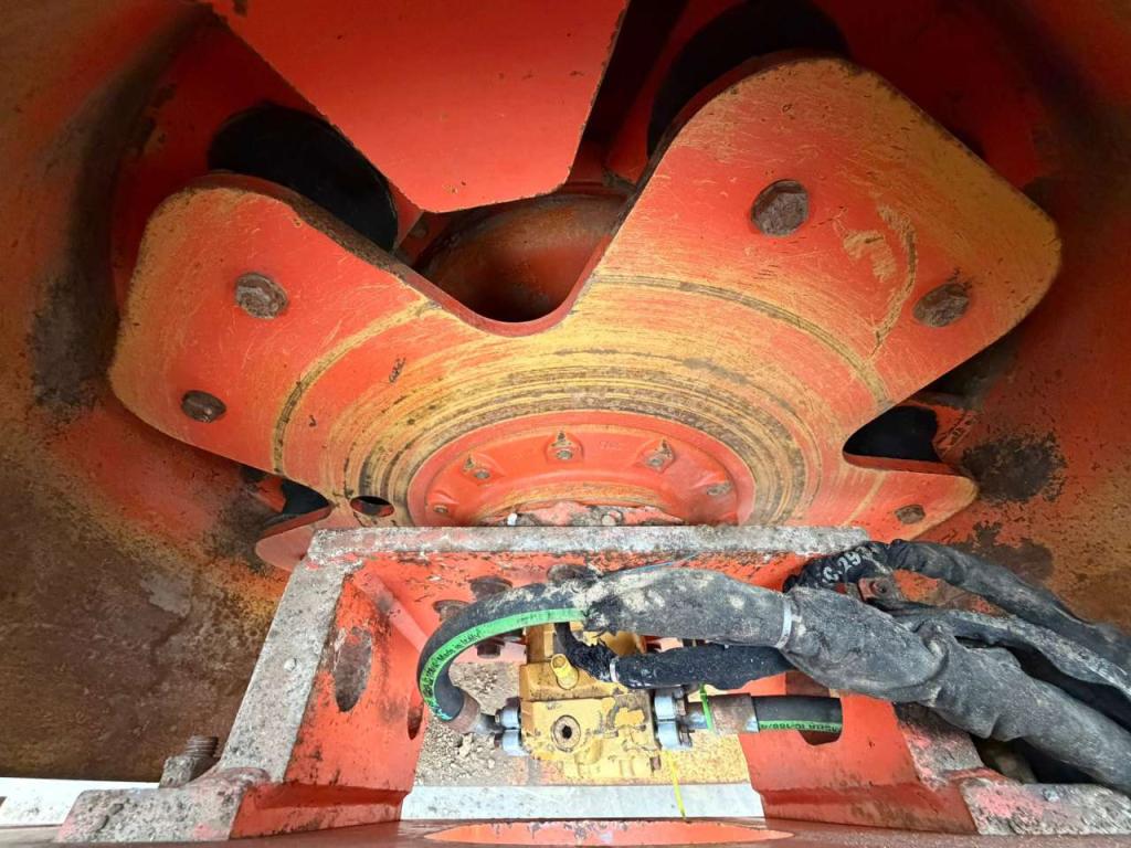 Caterpillar CP74 Foto 12