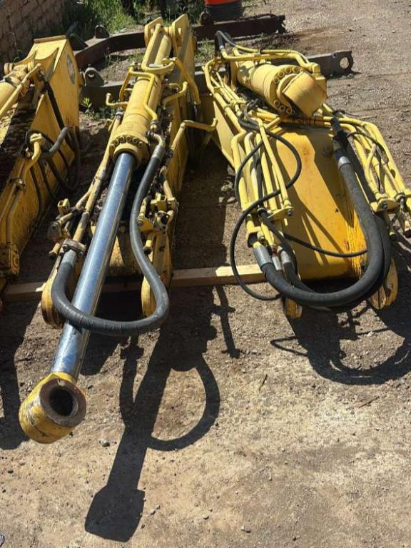 PISTONI E LEVERISMI PER NEW HOLLAND 215 E 245 per New Holland E215 E245 Foto 2
