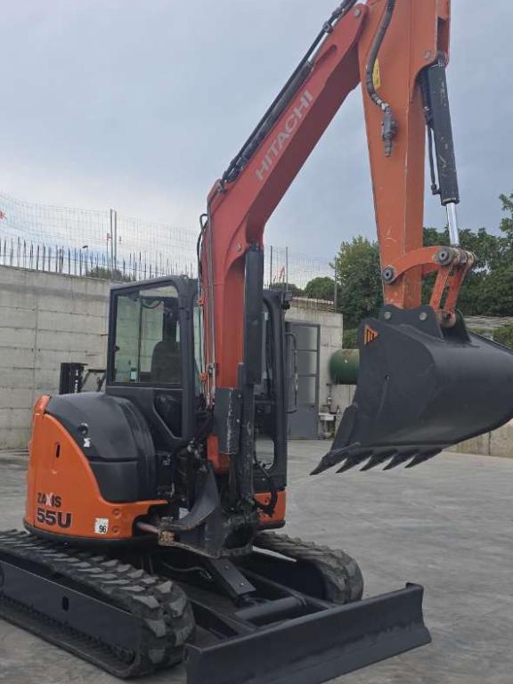 Hitachi ZAXIS 55U Foto 3