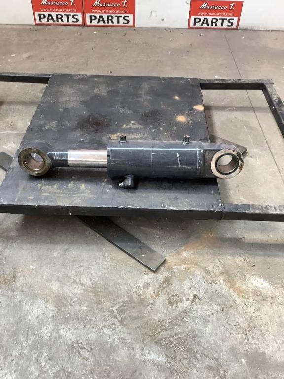 Pistone lama frontale per Hitachi ZX85 Foto 1