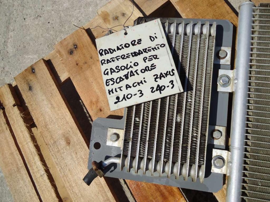 Radiatore Raffreddamento Gasolio per Hitachi ZX210.3 - ZX240.3 Foto 3