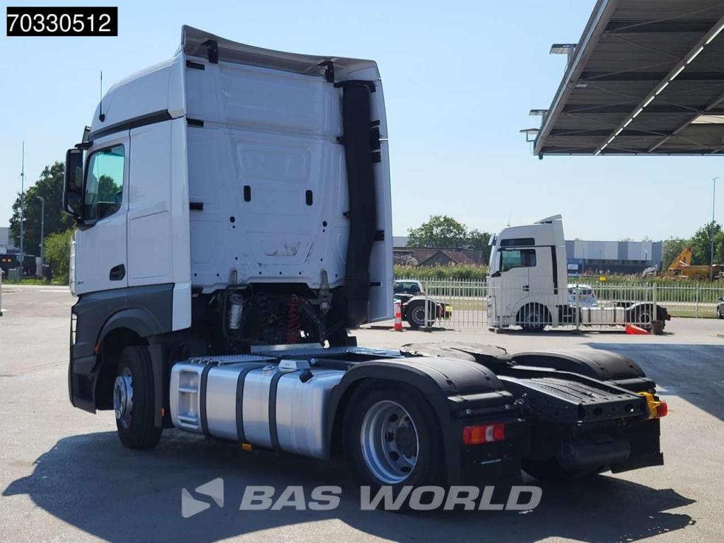 Mercedes-Benz Actros 1851 4X2 BigSpace 2x Tanks M.O.T. Foto 2