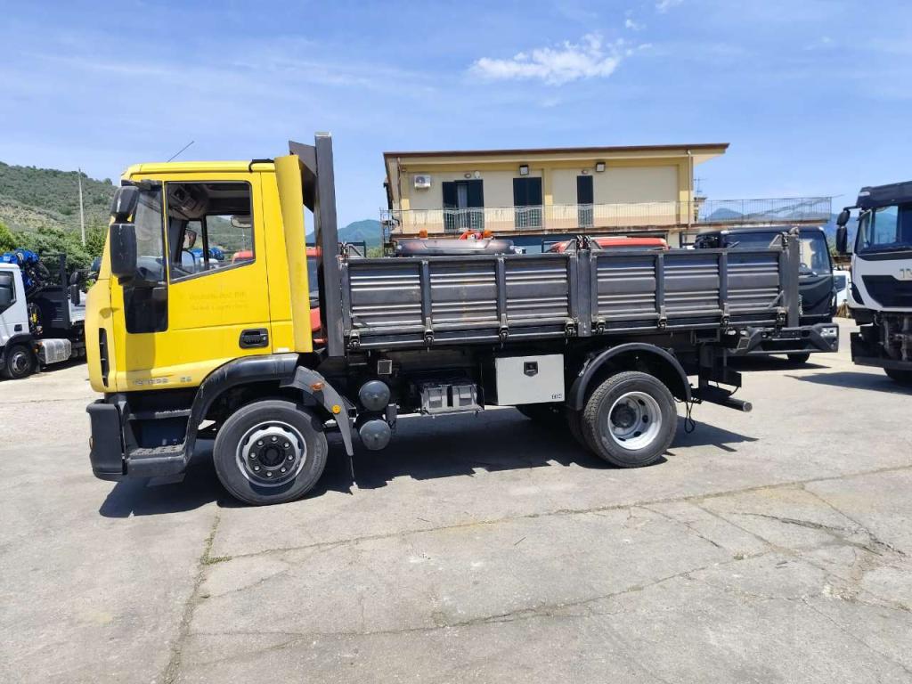 Iveco EUROCARGO 120E28P Foto 2
