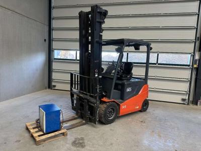 Toyota 8 FBMKT 30 3 ton lifting capacity in vendita da JN Machines BV