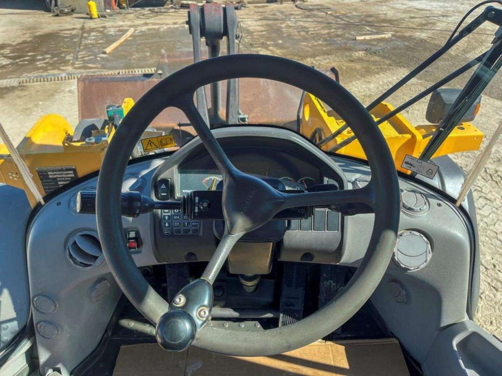 Volvo L120G Foto 18