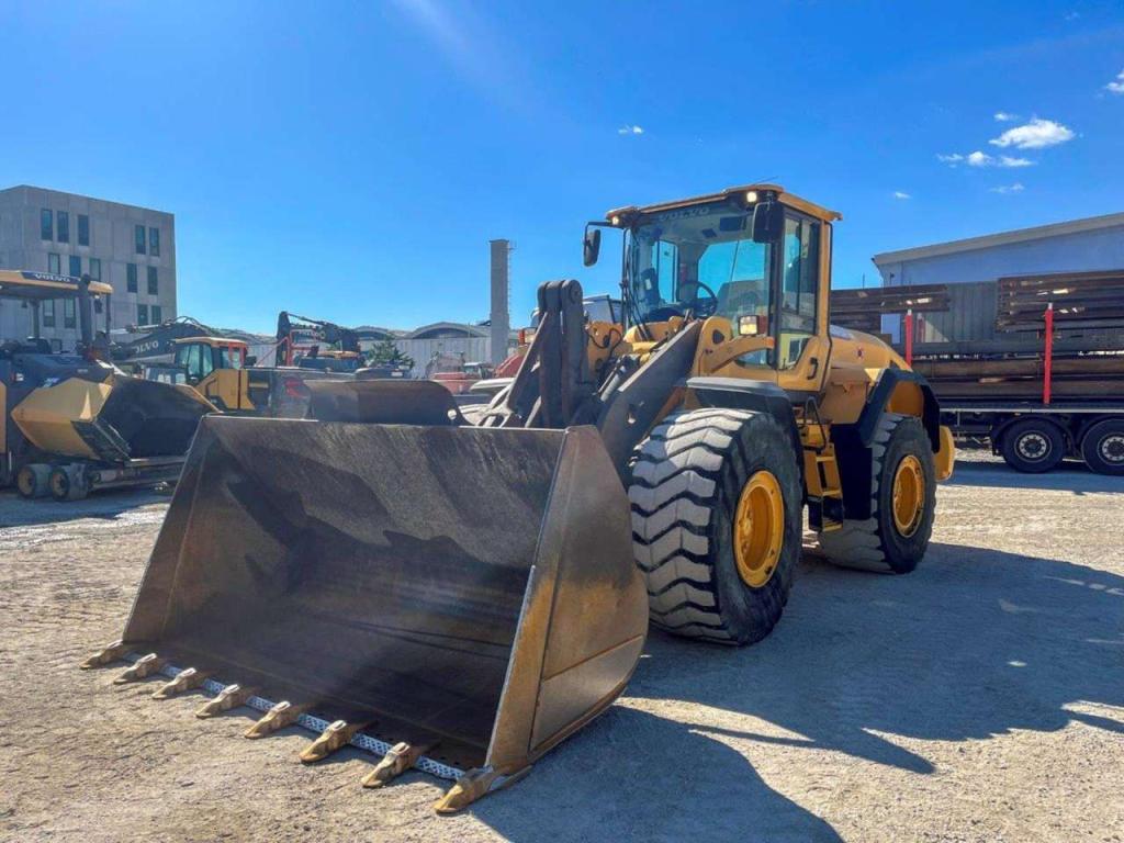 Volvo L120G Foto 2