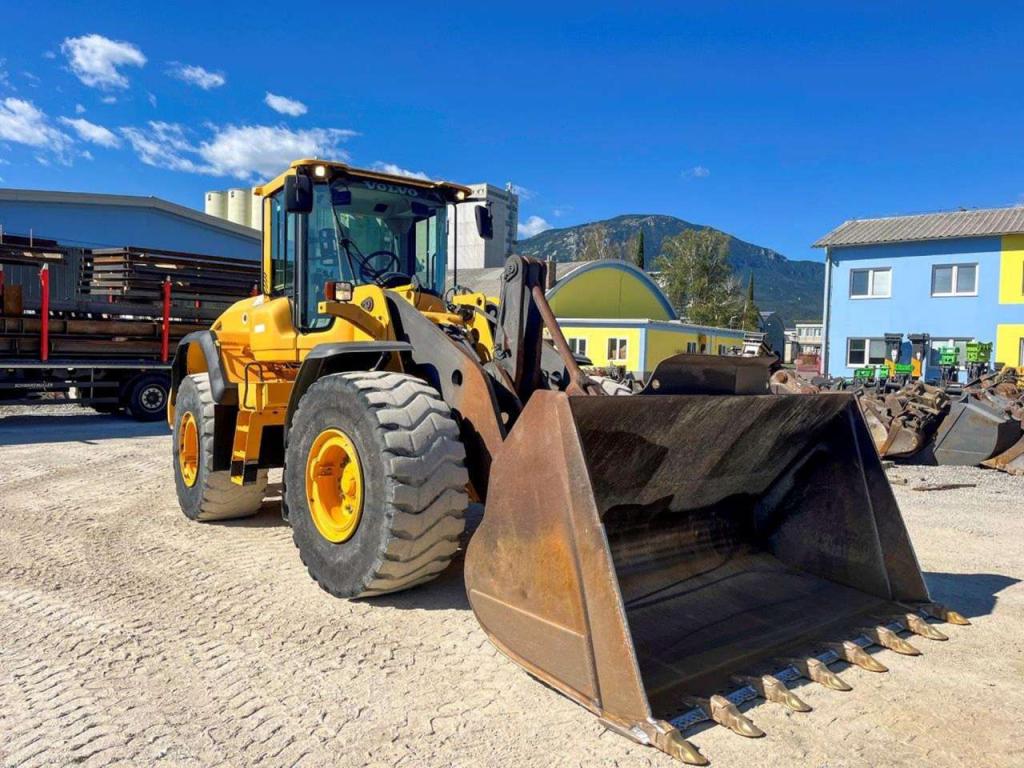Volvo L120G Foto 3