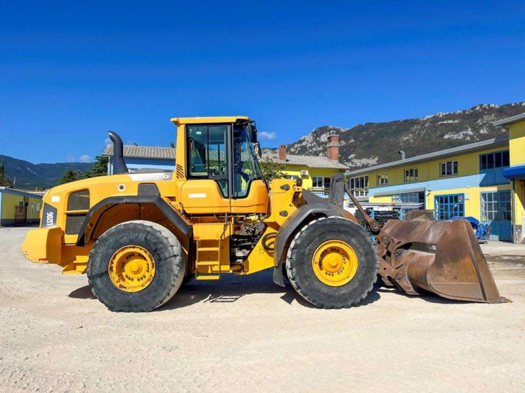 Volvo L120G Foto 4