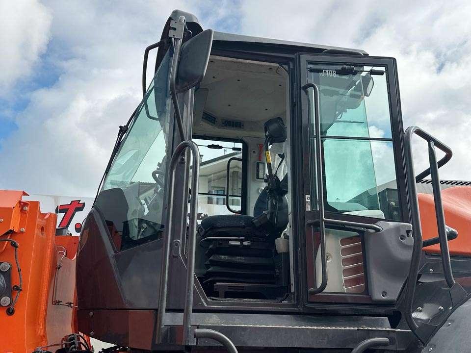 Hitachi ZW310-6 Foto 13