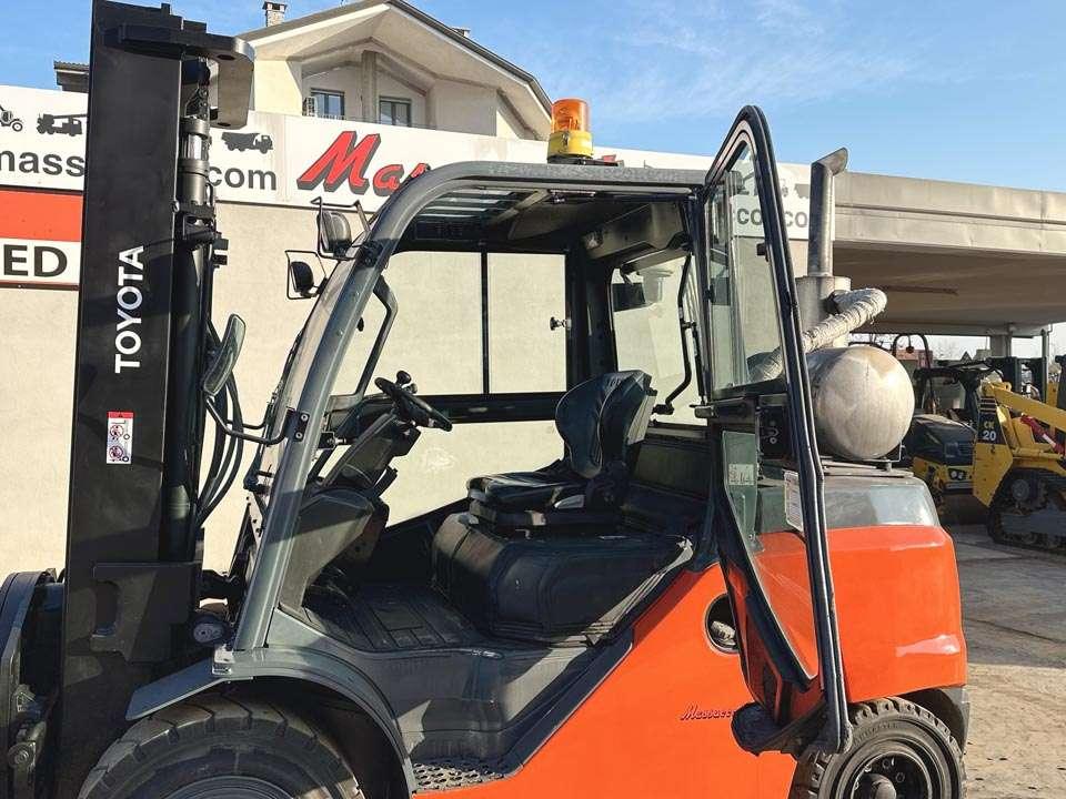 Toyota 40-8FD45N Foto 9