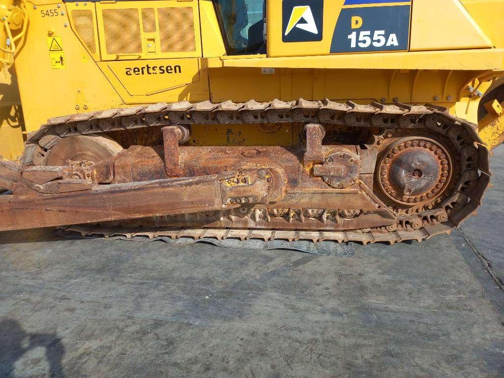 Komatsu D155A-6R (4pcs available for sale in Abu Dhabi) Foto 24