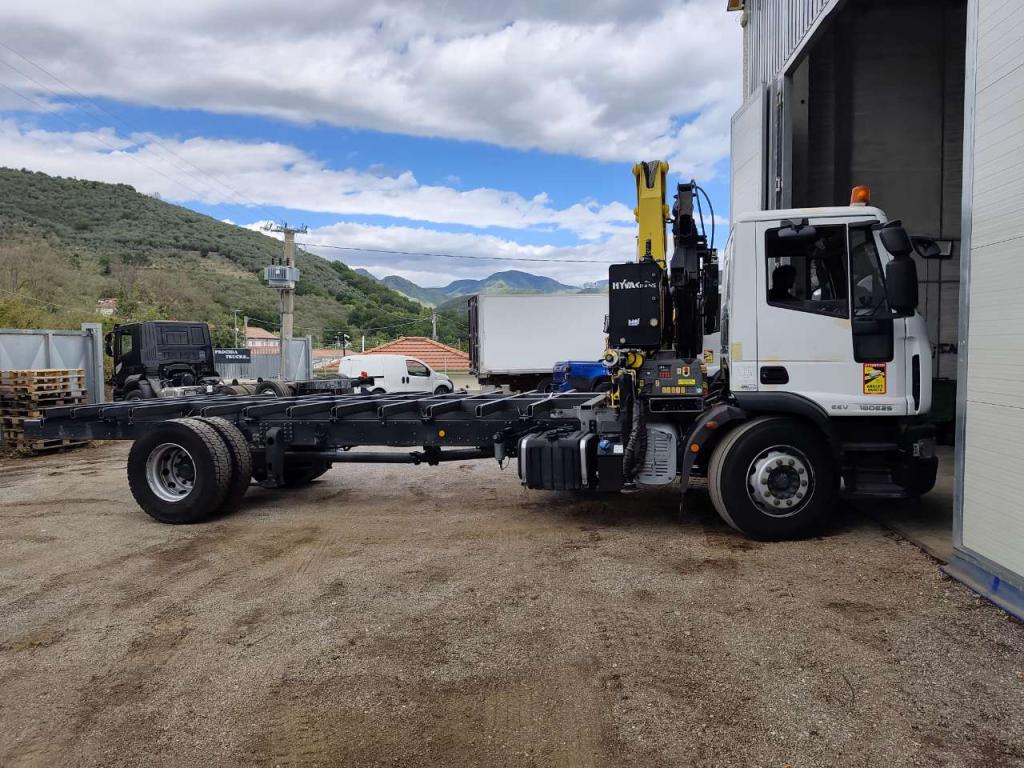 Iveco EUROCARGO 180E25K Foto 30