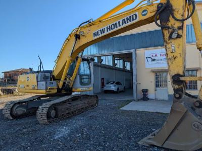 New Holland Kobelco 215B in vendita da K.M. Trading Srl