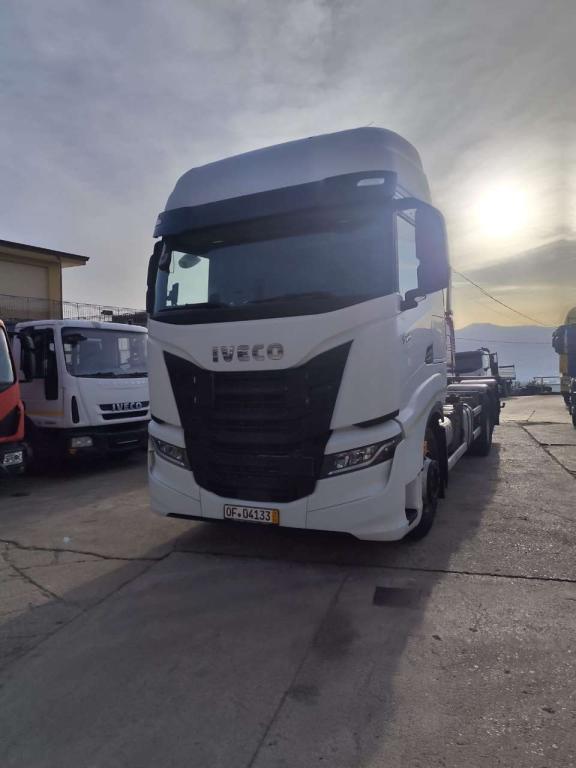 Iveco S-WAY 510 AS Foto 1