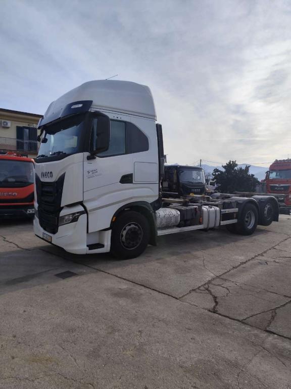 Iveco S-WAY 510 AS Foto 2