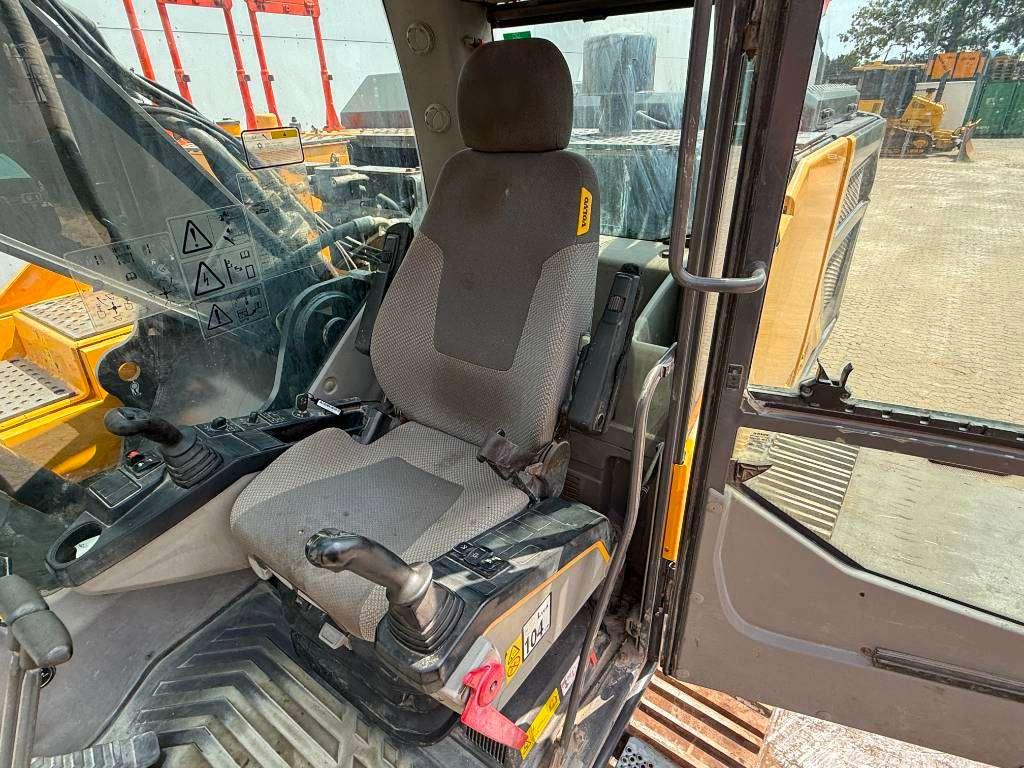 Volvo EC300EL - Hammer Lines / Automatic Greasing Foto 8