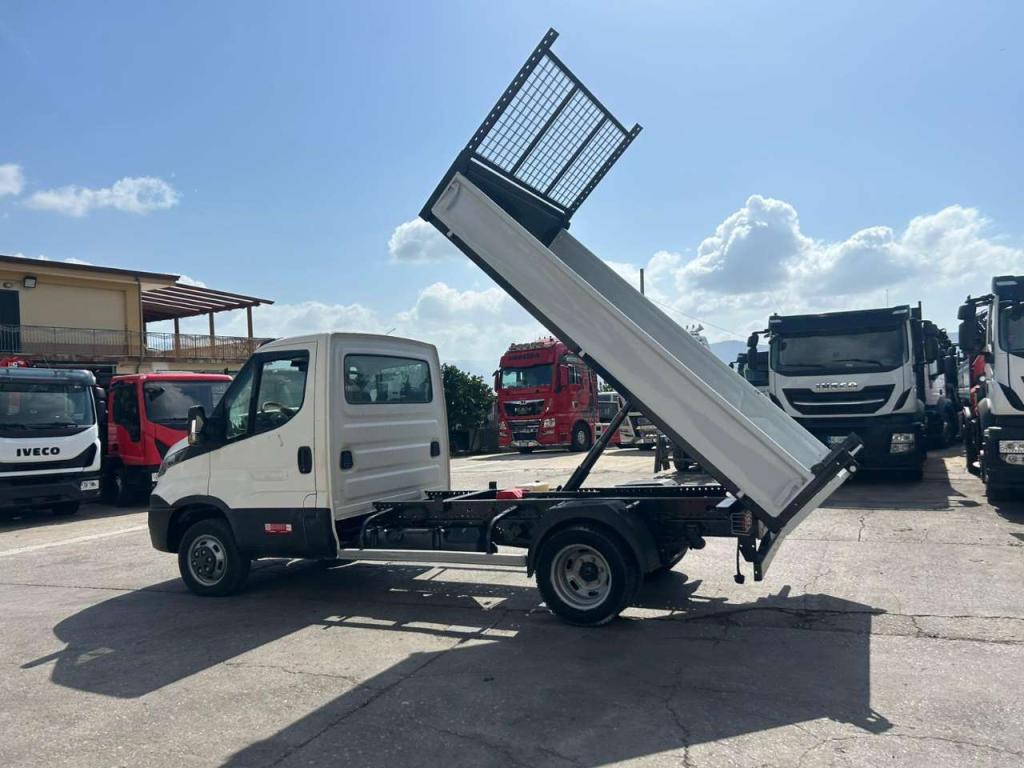 Iveco DAILY 35-120 Foto 18