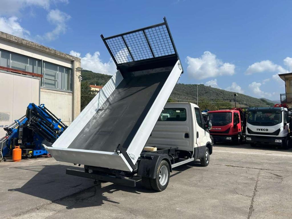 Iveco DAILY 35-120 Foto 23