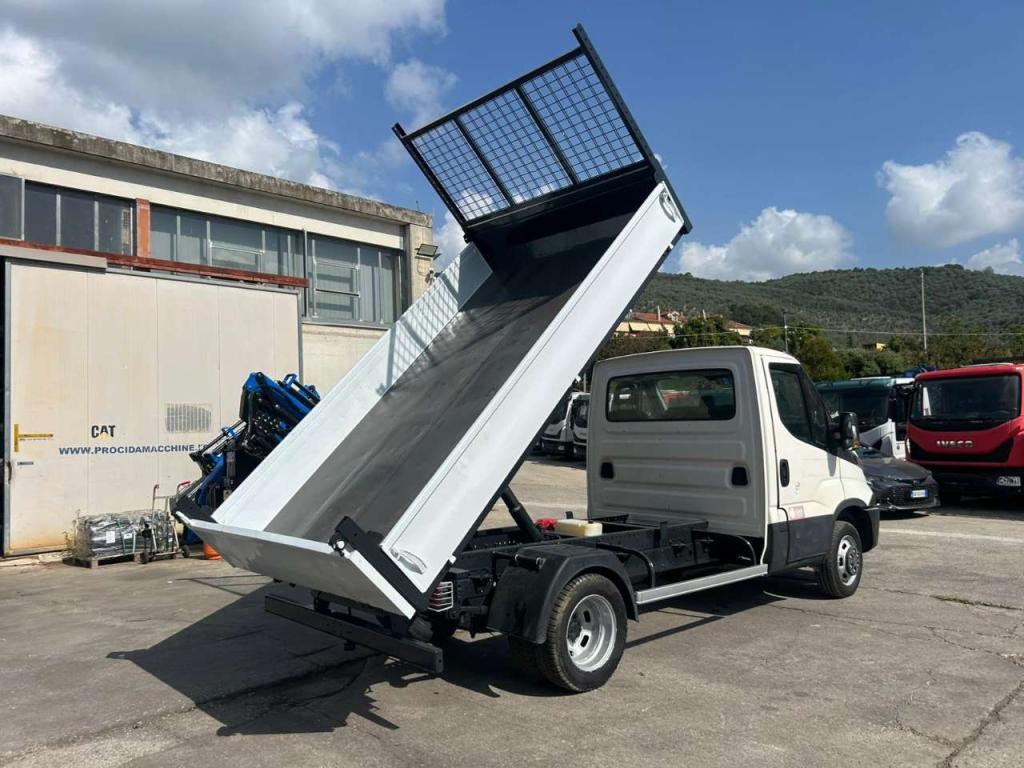 Iveco DAILY 35-120 Foto 24