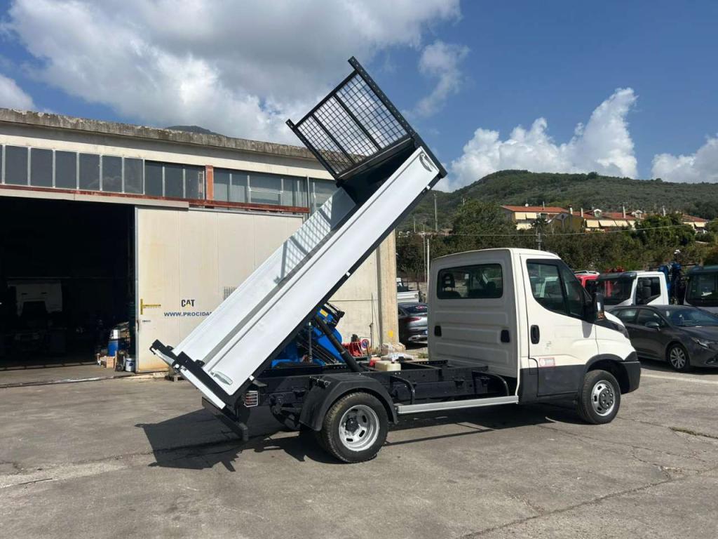 Iveco DAILY 35-120 Foto 25