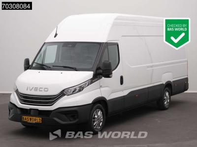 Iveco Daily 35S21 3.0L Automaat L3H3 210PK ACC LED Airco Camera Parkeersensoren CarPlay Stoelverwarming L in vendita da BAS World B.V.