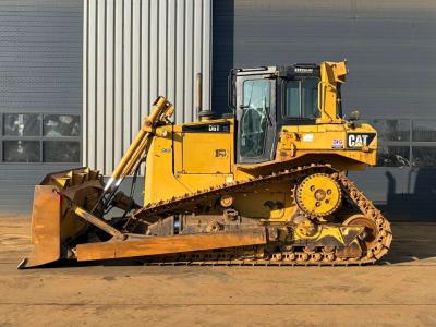 Caterpillar D6T XL