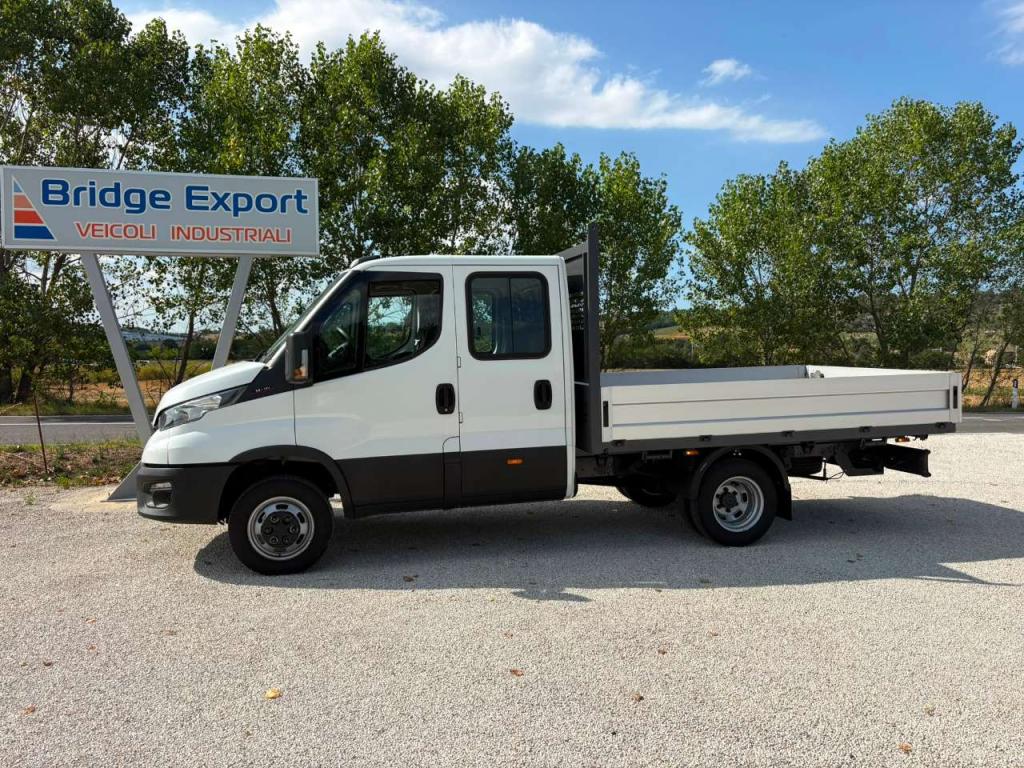 Iveco DAILY 35C16 doppia cabina 7 posti EURO 6 Foto 3
