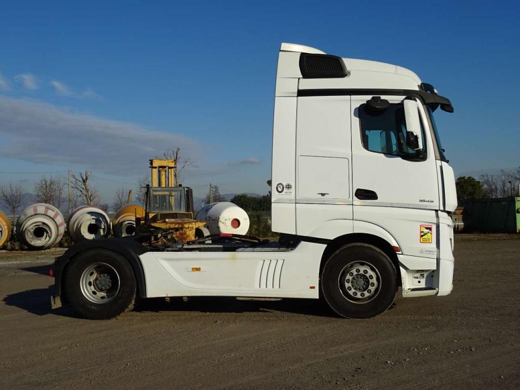 Mercedes-Benz ACTROS 1845 Foto 4