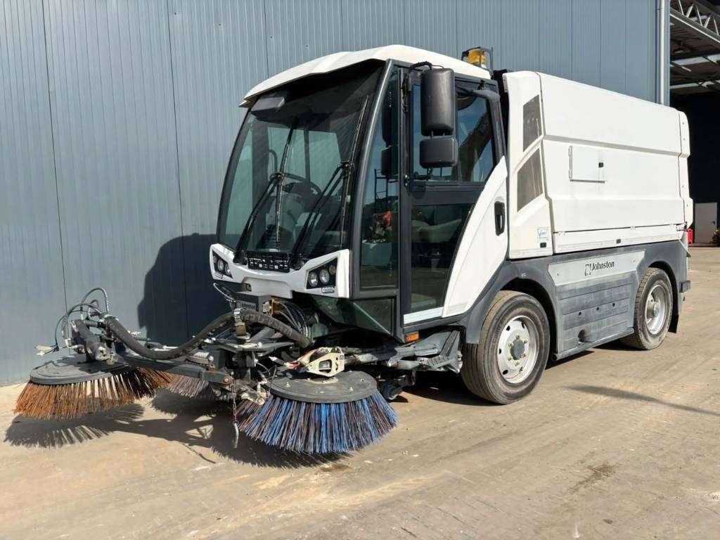 Johnston CX401 - 80km/h - sweeper Foto 1