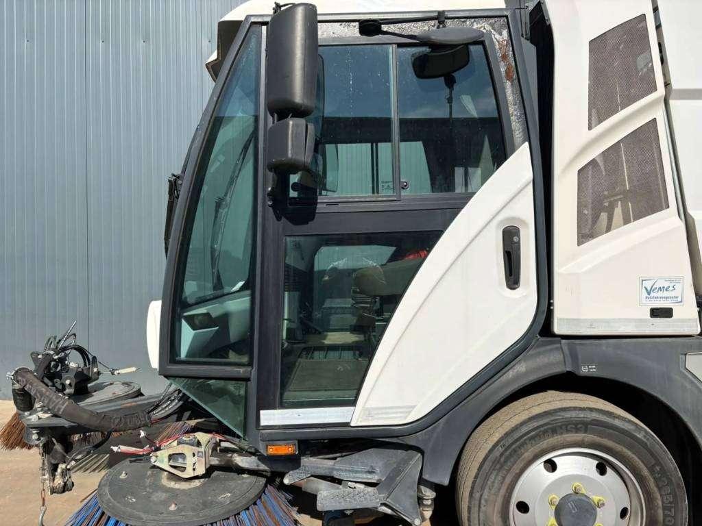 Johnston CX401 - 80km/h - sweeper Foto 17