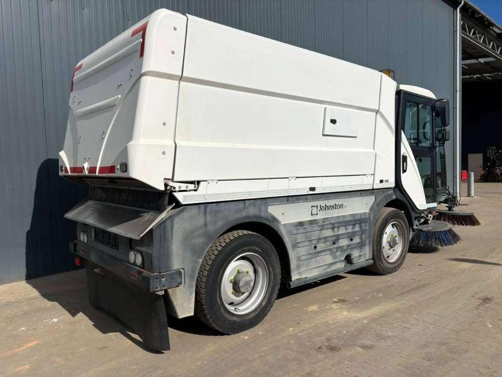 Johnston CX401 - 80km/h - sweeper Foto 4
